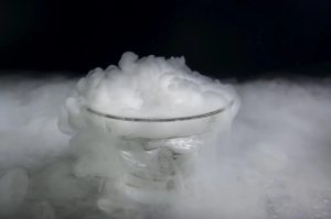 paso a paso para crear el sorprendente efecto humo con hielo seco.webp